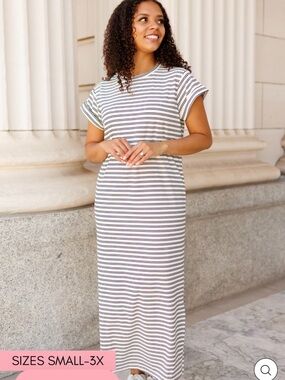 Striped Short-Sleeve Maxi Dress - White/Black size XL